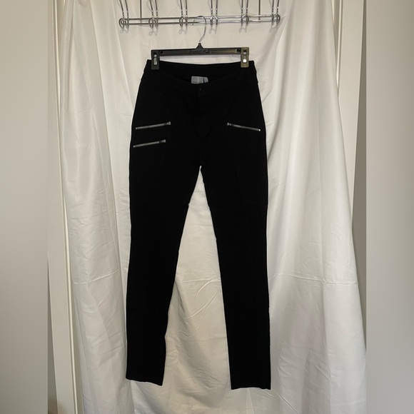 Athleta Pants - Athleta/ black straight leg black pants with three front pockets​​​​​​​​​​​​​